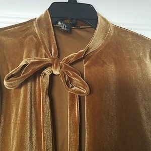 Forever 21 Sweaters - Bronzy gold cropped cardigan Forever 21 Sweaters - Bronzy gold cropped cardigan